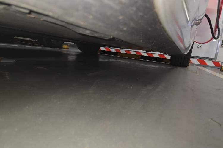 Used Tesla Model 3 2019 Standard Range Rear-Drive Upgraded Version Chassis Front Left