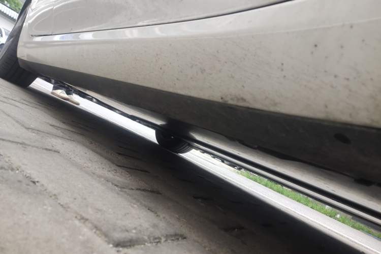 Used Tesla Model 3 2019 Standard Range Rear-Wheel Drive Upgraded Version (52 kWh) Chassis Front Right