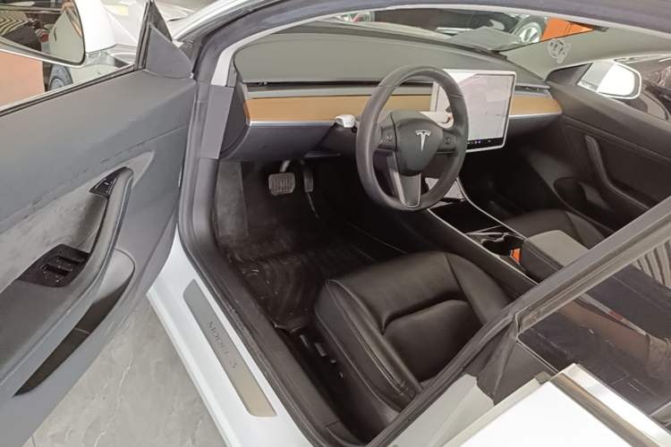 Used Tesla Model 3 2019 Standard Range Rear-Wheel Drive Upgraded Version (60 kWh) Driver Seat