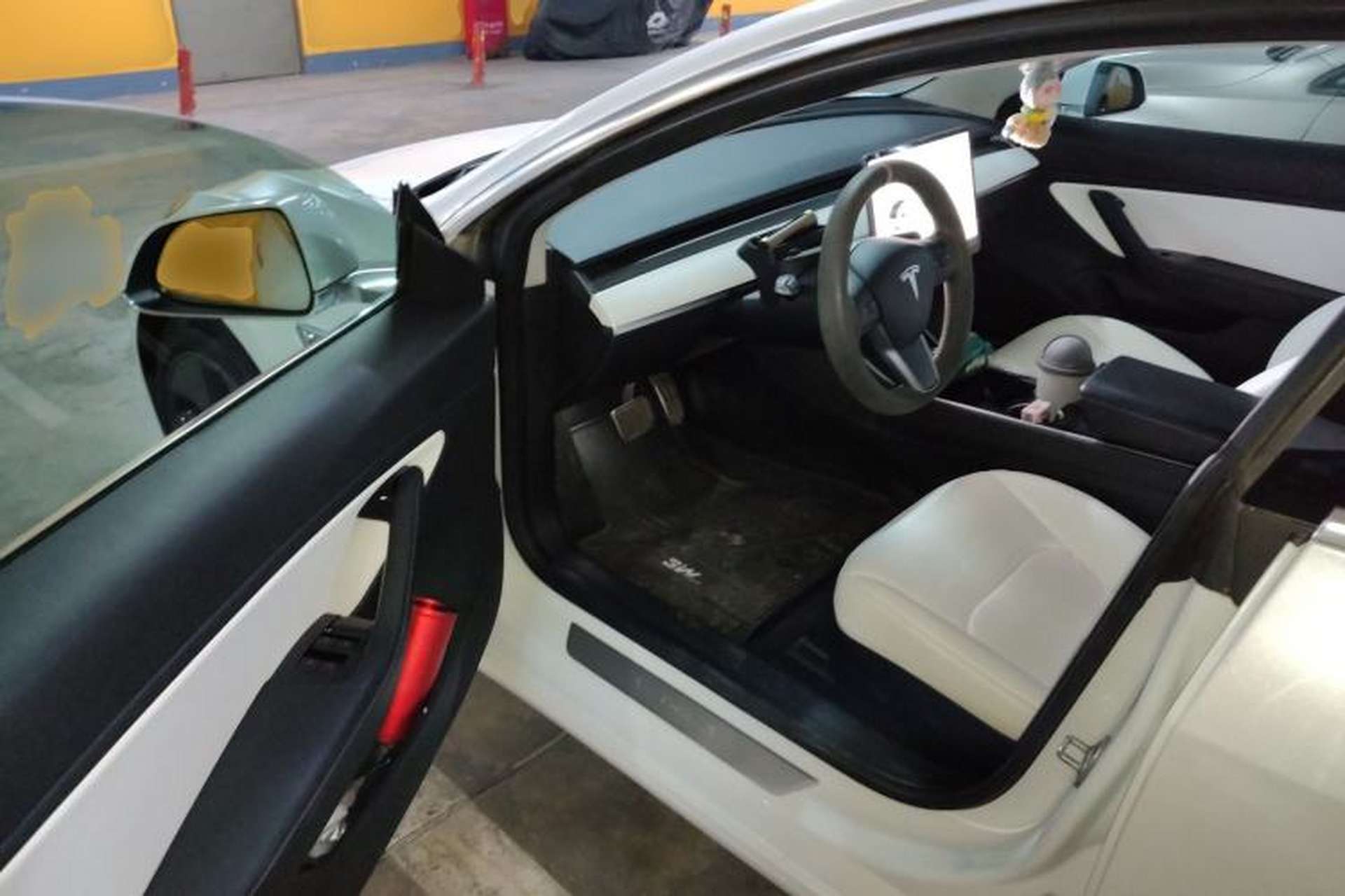 Used Tesla Model 3 2019 Long-Range All-Wheel-Drive Version Driver Seat