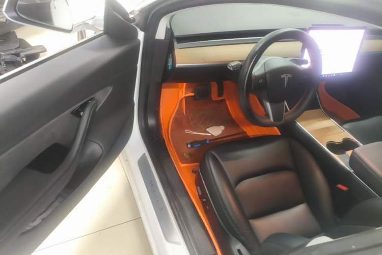 Used Tesla Model 3 2019 Long-Range All-Wheel-Drive Version Driver Seat