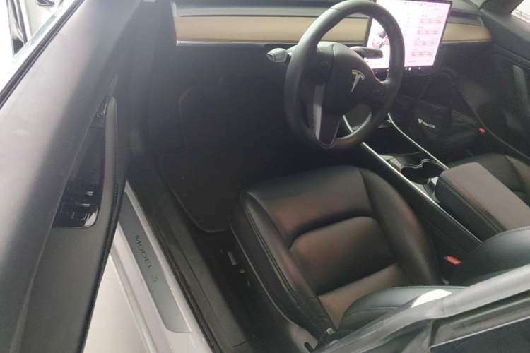 Used Tesla Model 3 2019 Long-Range All-Wheel-Drive Version Driver Seat