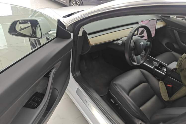 Used Tesla Model 3 2019 Long-Range Rear-Wheel-Drive Version Driver Seat