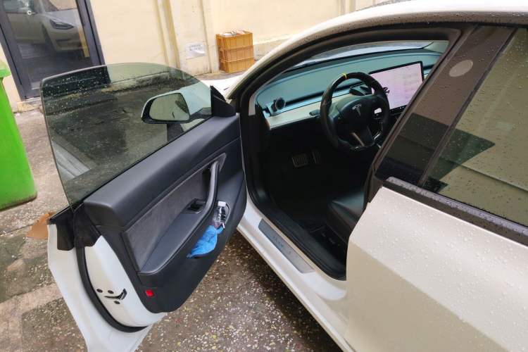 Used Tesla Model 3 2019 Long-Range All-Wheel-Drive Version Driver Seat