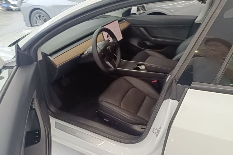 Used Tesla Model 3 2019 Long-Range All-Wheel-Drive Version Driver Seat