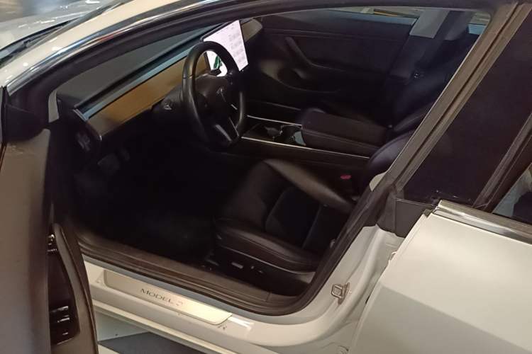 Used Tesla Model 3 2019 Long-Range Rear-Wheel-Drive Version Driver Seat