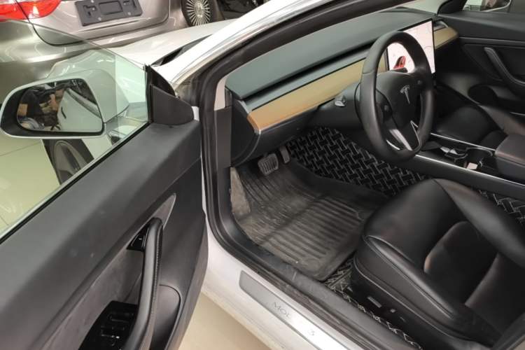 Used Tesla Model 3 2019 Standard Range Rear-Wheel Drive Upgraded Version (60 kWh) Driver Seat