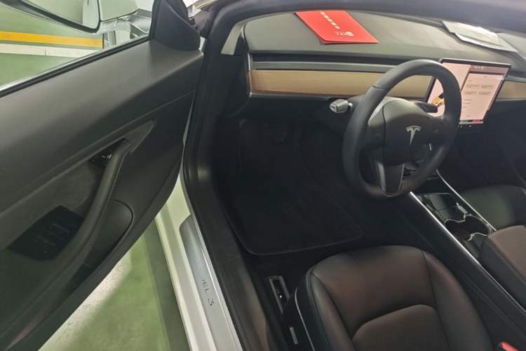 Used Tesla Model 3 2019 Long-Range All-Wheel-Drive Version Driver Seat