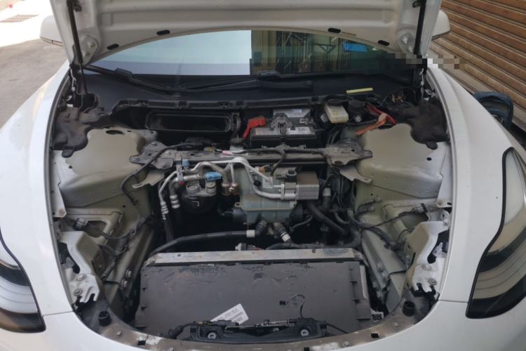 Used Tesla Model 3 2019 Long-Range Rear-Wheel-Drive Version Engine Bay