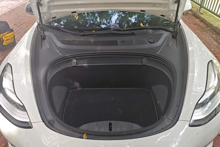 Used Tesla Model 3 2019 Long-Range Rear-Wheel-Drive Version Engine Bay