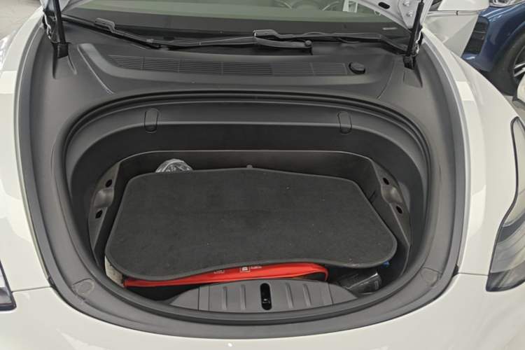 Used Tesla Model 3 2019 Long-Range Rear-Wheel-Drive Version Engine Bay