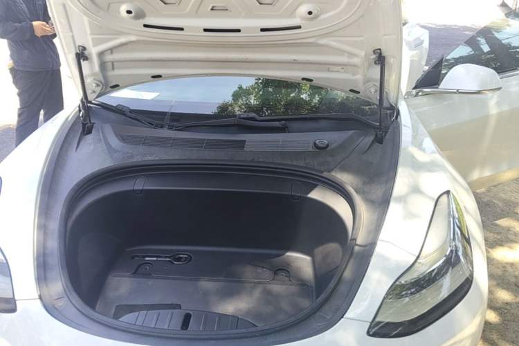 Used Tesla Model 3 2019 Standard Range Rear-Wheel Drive Upgraded Version (52 kWh) Engine Bay