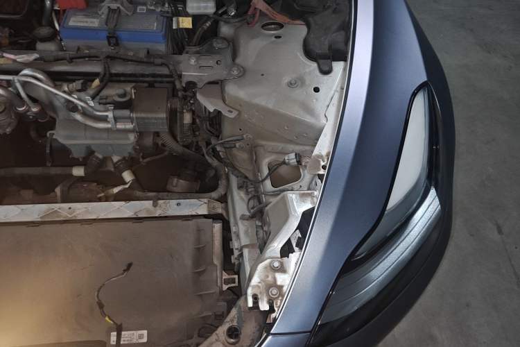 Used Tesla Model 3 2019 Long-Range Rear-Wheel-Drive Version Engine Bay Left