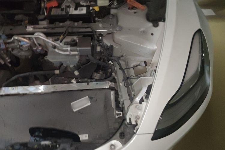 Used Tesla Model 3 2019 Long-Range Rear-Wheel-Drive Version Engine Bay Left