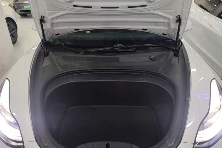 Used Tesla Model 3 2019 Long-Range Rear-Wheel-Drive Version Engine Bay