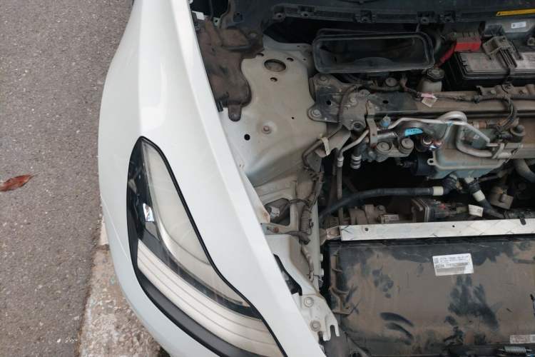 Used Tesla Model 3 2019 Long-Range Rear-Wheel-Drive Version Engine Bay Right