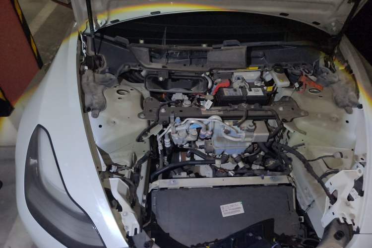 Used Tesla Model 3 2019 Long-Range All-Wheel-Drive Version Engine Bay Right