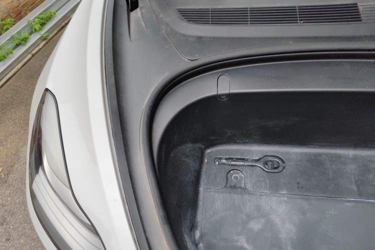 Used Tesla Model 3 2019 Standard Range Rear-Wheel Drive Upgraded Version (60 kWh) Engine Bay Right