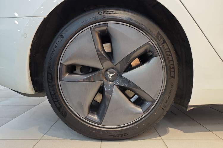 Used Tesla Model 3 2019 Long-Range Rear-Wheel-Drive Version Exterior 1