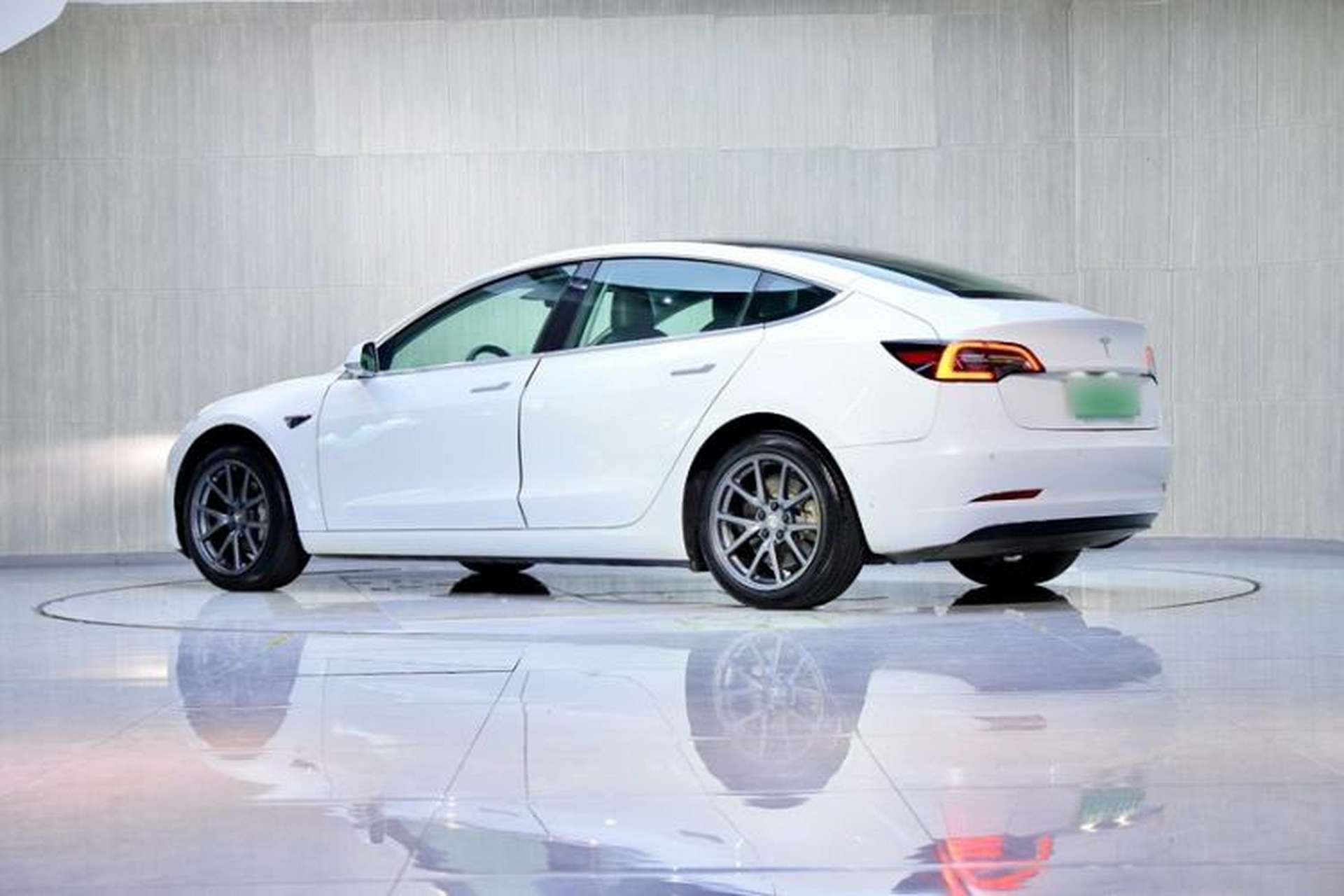 Used Tesla Model 3 2019 Standard Range Rear-Wheel Drive Upgraded Version (52 kWh) Exterior 1