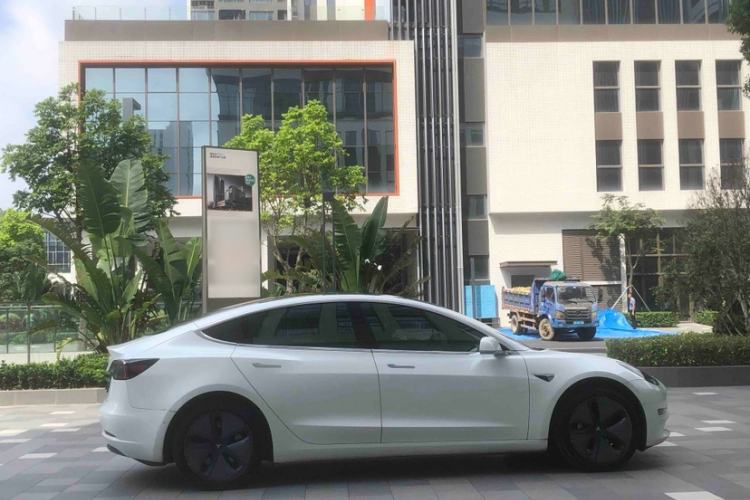 Used Tesla Model 3 2019 Long-Range Rear-Wheel-Drive Version Exterior 1
