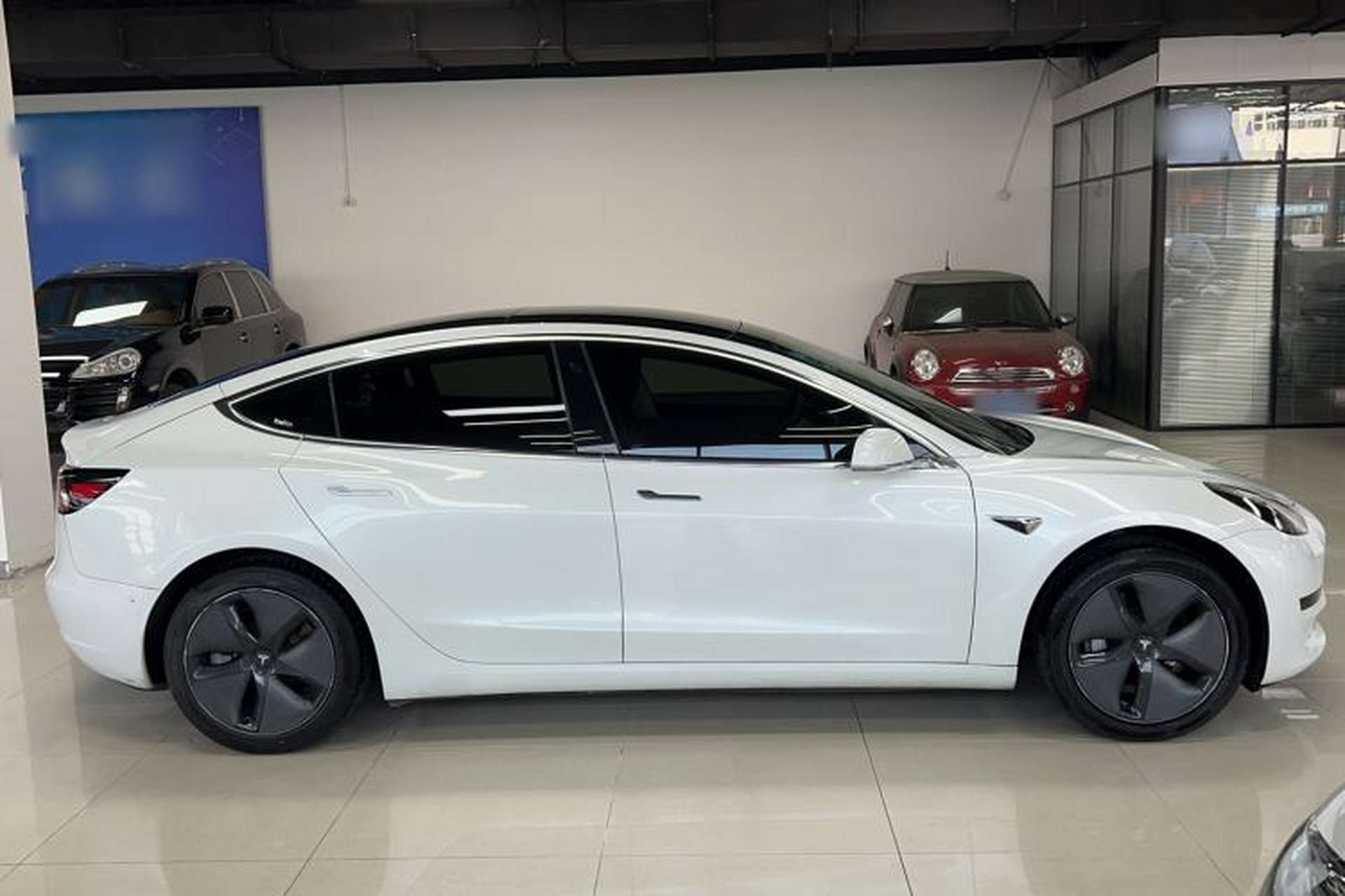 Used Tesla Model 3 2019 Standard Range Rear-Wheel Drive Upgraded Version (52 kWh) Exterior 2