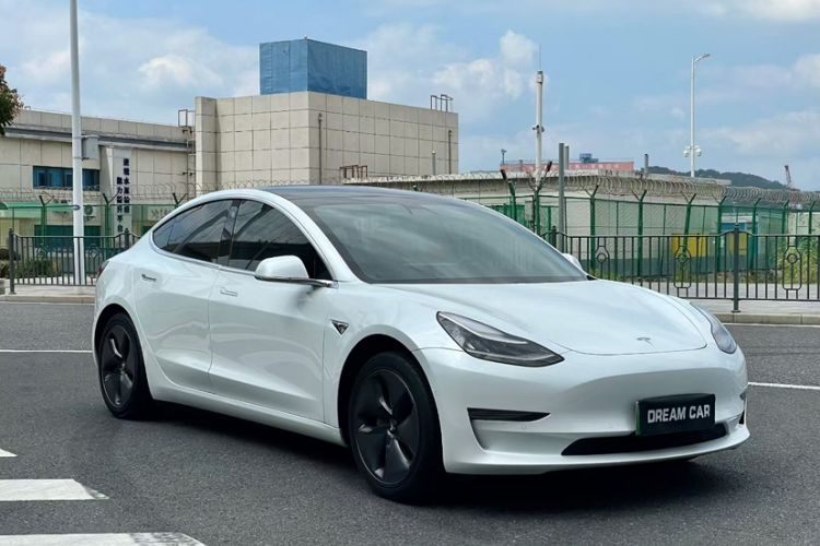 Used Tesla Model 3 2019 Long-Range All-Wheel-Drive Version Exterior 2