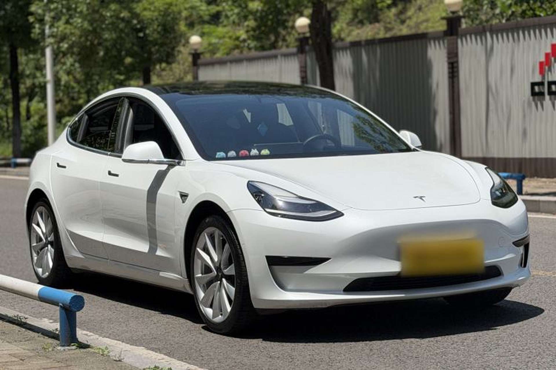Used Tesla Model 3 2019 Standard Range Rear-Drive Upgraded Version Exterior 2