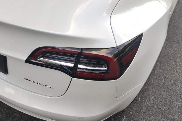 Used Tesla Model 3 2019 Long-Range All-Wheel-Drive Version Exterior 2