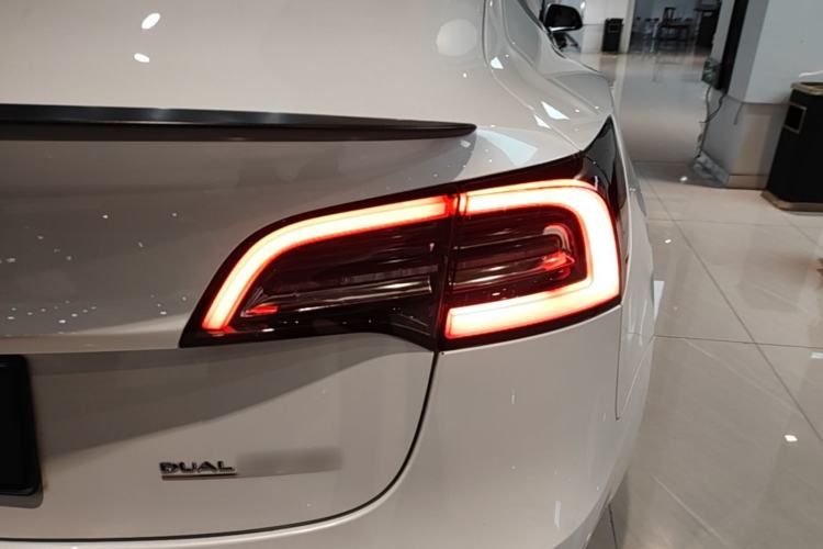 Used Tesla Model 3 2019 Performance High-Performance All-Wheel-Drive Version Exterior 3