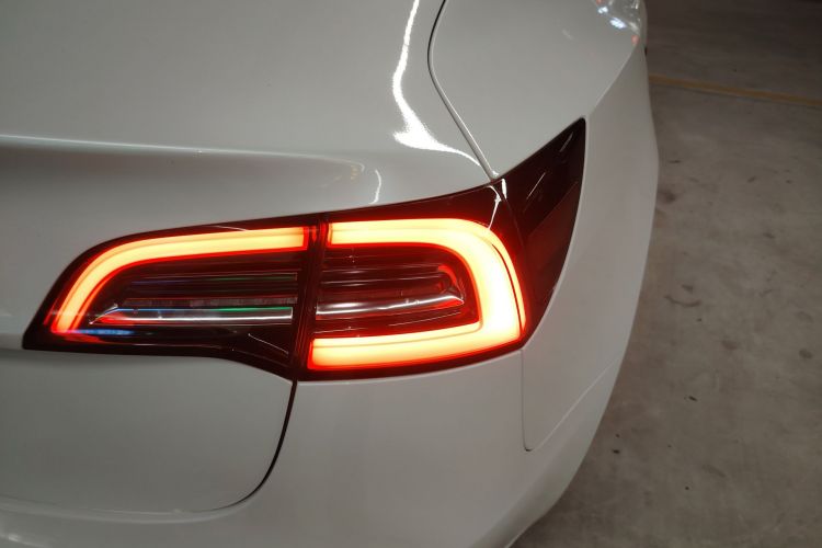 Used Tesla Model 3 2019 Standard Range Rear-Wheel Drive Upgraded Version (60 kWh) Exterior 3