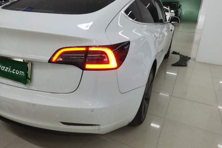 Used Tesla Model 3 2019 Standard Range Rear-Wheel Drive Upgraded Version (60 kWh) Exterior 3