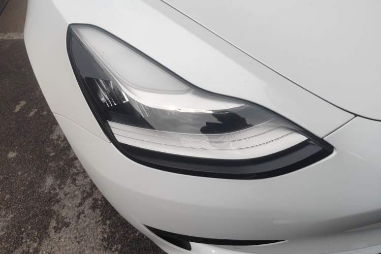 Used Tesla Model 3 2019 Standard Range Rear-Wheel Drive Upgraded Version (60 kWh) Exterior 3