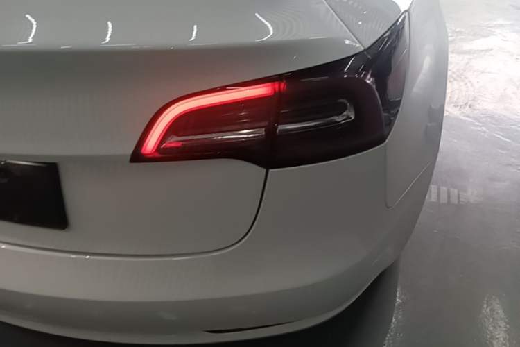 Used Tesla Model 3 2019 Long-Range Rear-Wheel-Drive Version Exterior 3