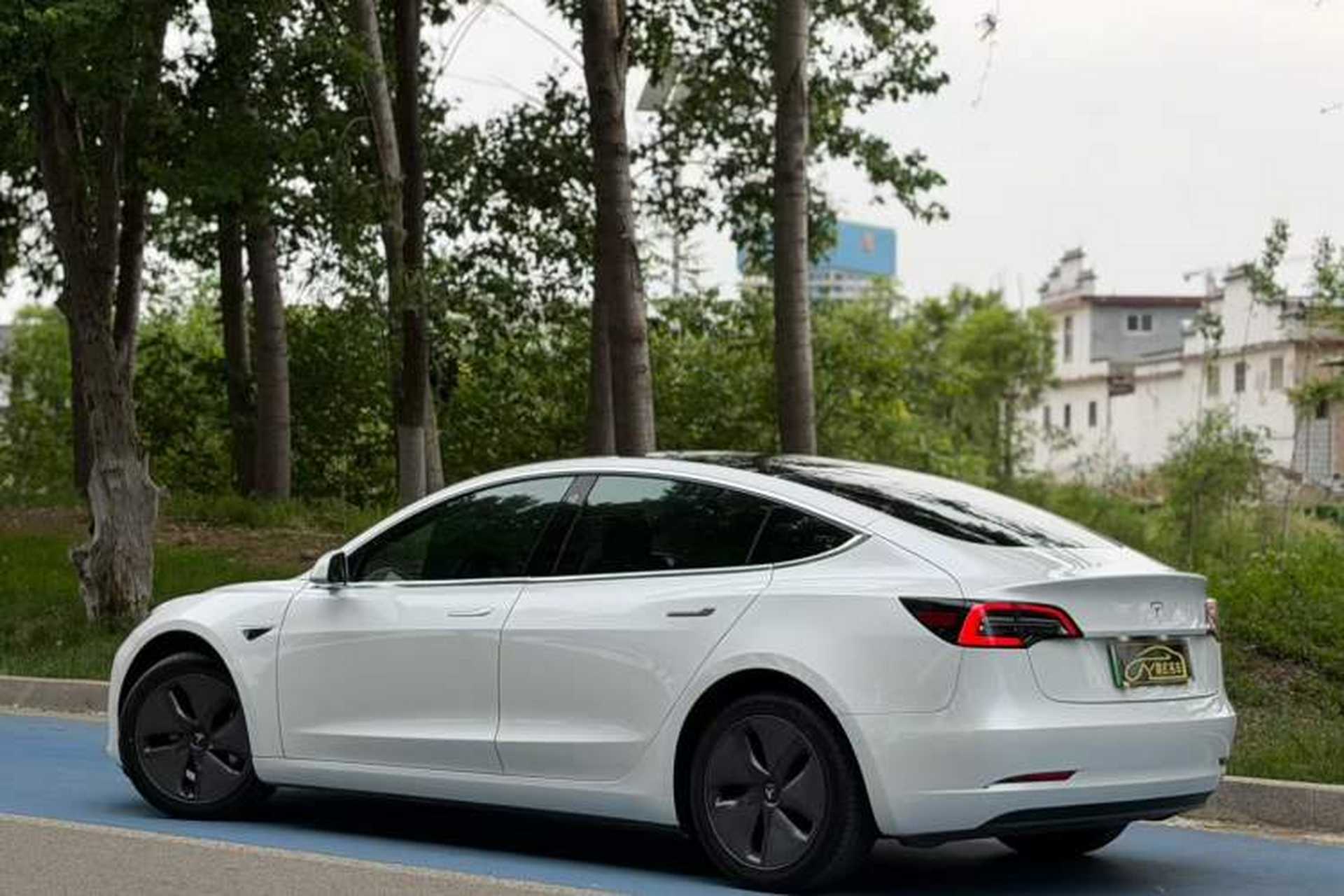 Used Tesla Model 3 2019 Standard Range Rear-Wheel Drive Upgraded Version (52 kWh) Exterior 4
