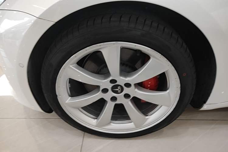 Used Tesla Model 3 2019 Performance High-Performance All-Wheel-Drive Version Exterior 4