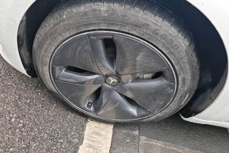 Used Tesla Model 3 2019 Long-Range All-Wheel-Drive Version Exterior 4