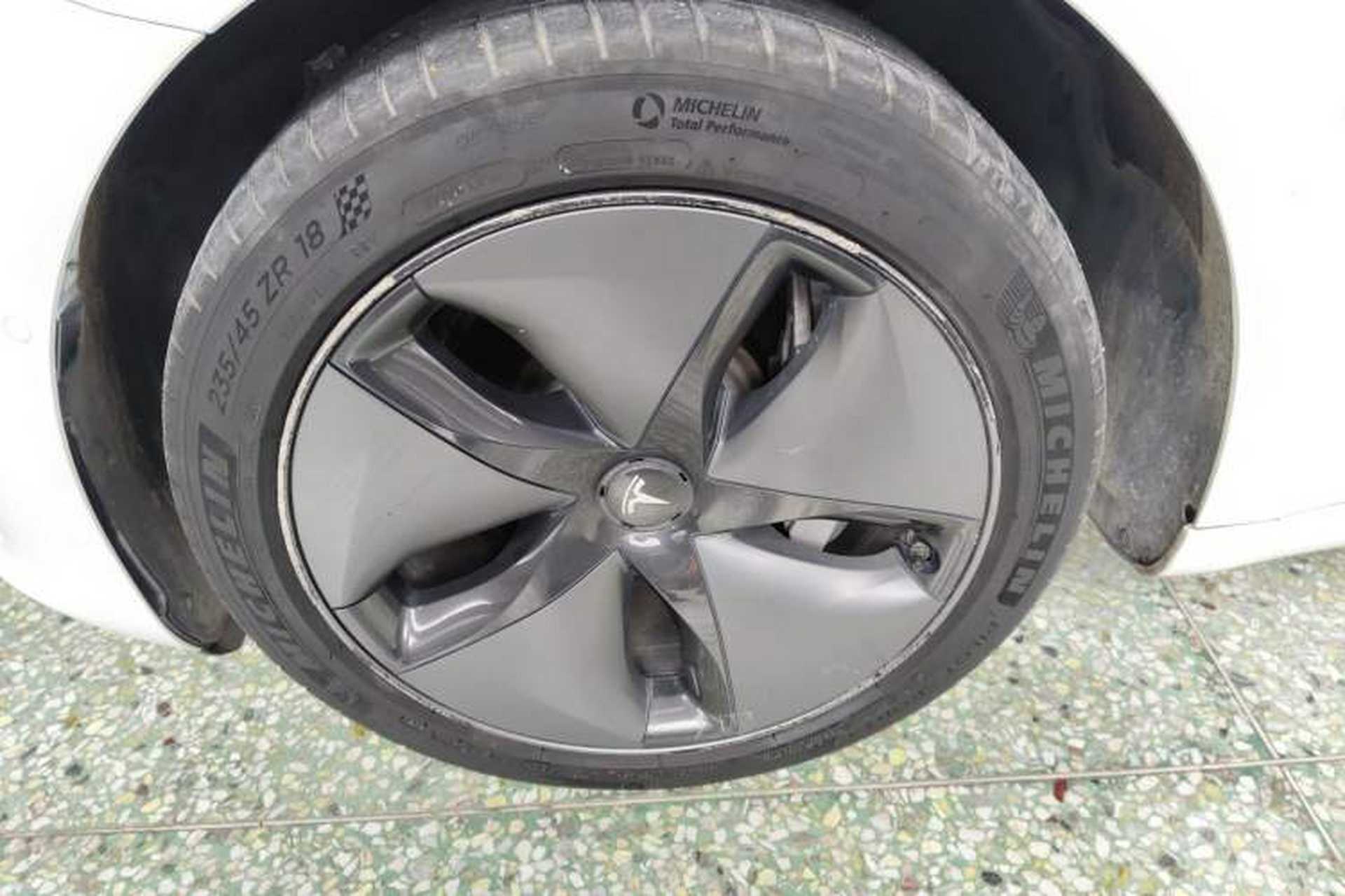 Used Tesla Model 3 2019 Standard Range Rear-Wheel Drive Upgraded Version (60 kWh) Exterior 4
