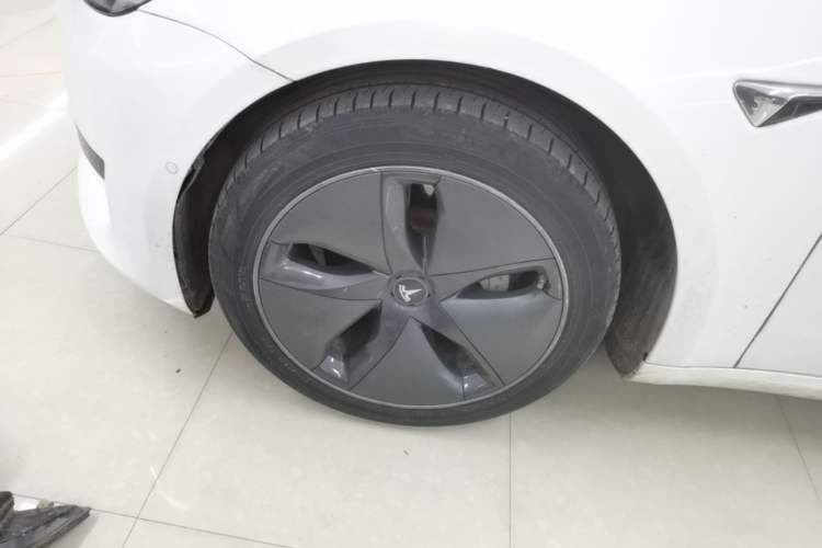 Used Tesla Model 3 2019 Standard Range Rear-Wheel Drive Upgraded Version (60 kWh) Exterior 4