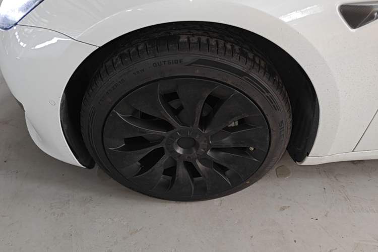 Used Tesla Model 3 2019 Standard Range Rear-Wheel Drive Upgraded Version (60 kWh) Exterior 4