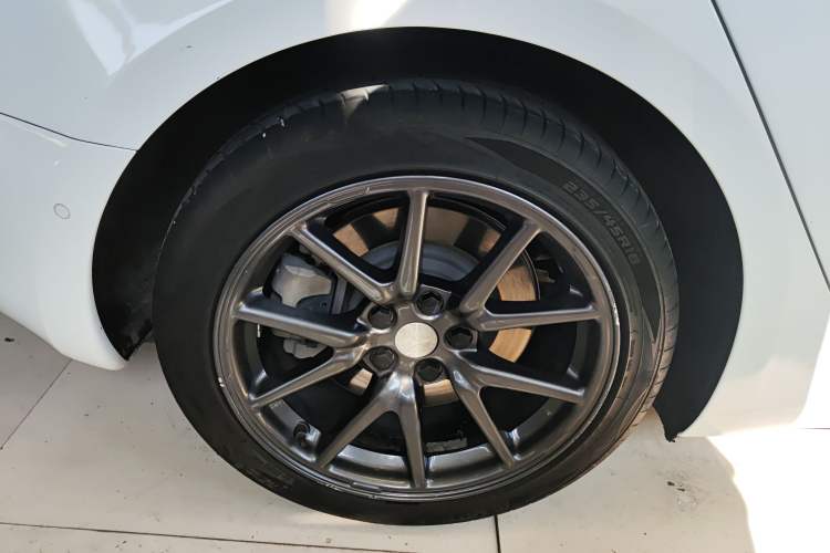 Used Tesla Model 3 2019 Standard Range Rear-Wheel Drive Upgraded Version (52 kWh) Exterior 4