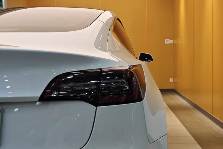 Used Tesla Model 3 2019 Long-Range Rear-Wheel-Drive Version Exterior 5