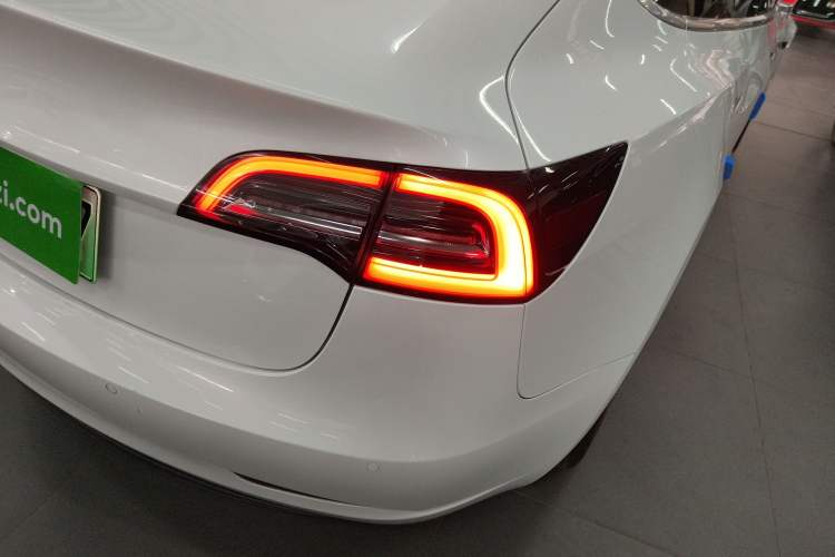 Used Tesla Model 3 2019 Standard Range Rear-Drive Upgraded Version Exterior 6