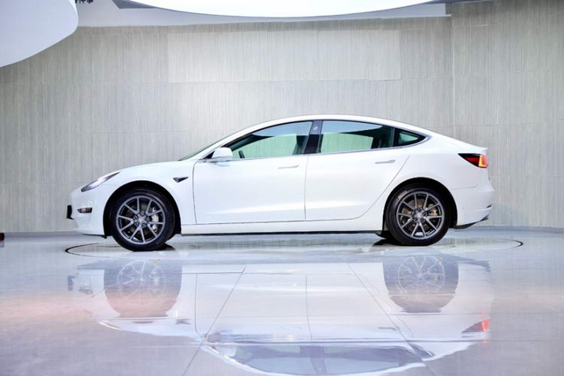 Used Tesla Model 3 2019 Standard Range Rear-Wheel Drive Upgraded Version (52 kWh) Exterior 6