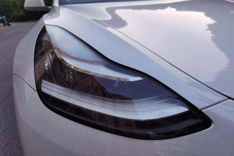 Used Tesla Model 3 2019 Standard Range Rear-Drive Upgraded Version Exterior 6