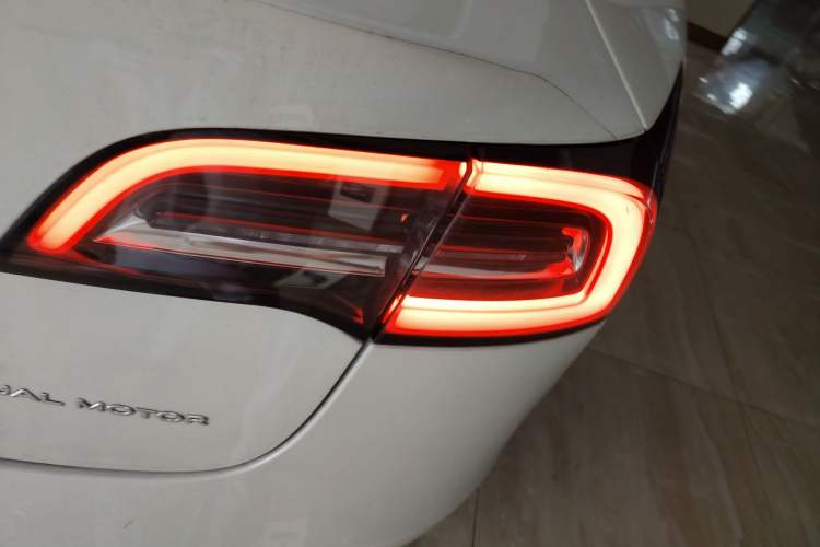 Used Tesla Model 3 2019 Long-Range All-Wheel-Drive Version Exterior 6