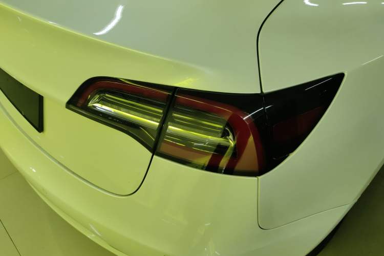 Used Tesla Model 3 2019 Standard Range Rear-Wheel Drive Upgraded Version (60 kWh) Exterior 6