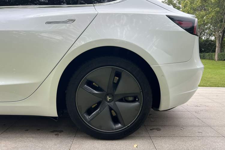 Used Tesla Model 3 2019 Standard Range Rear-Wheel Drive Upgraded Version (52 kWh) Exterior 7