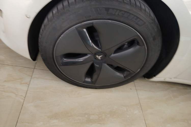 Used Tesla Model 3 2019 Long-Range All-Wheel-Drive Version Exterior 7