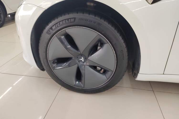 Used Tesla Model 3 2019 Standard Range Rear-Wheel Drive Upgraded Version (52 kWh) Exterior 7